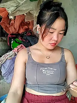 lylylove online show from 25, 6, 2026