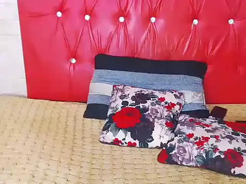 AppleAss02 online show from 21, 9, 2025