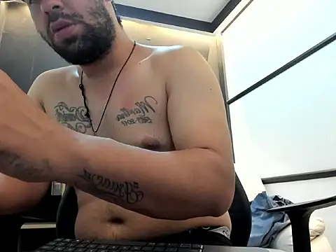 JhoanMontes online show from 8, 10, 2025