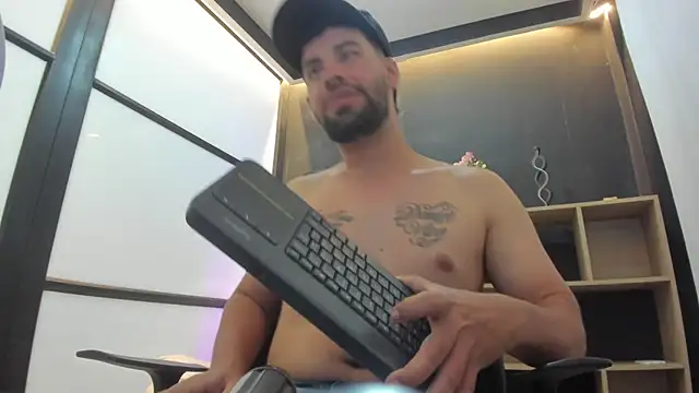 JhoanMontes online show from 16, 10, 2025