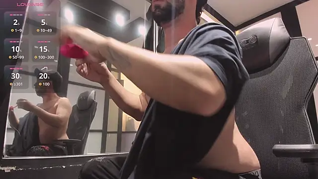 JhoanMontes online show from 18, 10, 2025