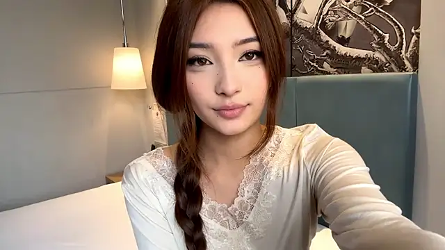 Snapshot of LaurelLeier chatting on 23, 12, 2025 LaurelLeier online show from 23, 12, 2025