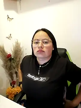 Snapshot of Daliz_Leon chatting on 3, 10, 2025 Daliz Leon online show from 3, 10, 2025