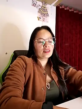 Snapshot of Daliz_Leon chatting on 7, 10, 2025 Daliz Leon online show from 7, 10, 2025