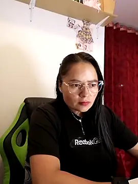 Snapshot of Daliz_Leon chatting on 9, 10, 2025 Daliz Leon online show from 9, 10, 2025