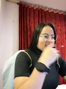 Snapshot of Daliz_Leon chatting on 11, 10, 2025 Daliz Leon online show from 11, 10, 2025