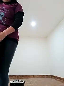 Snapshot of Daliz_Leon chatting on 15, 10, 2025 Daliz Leon online show from 15, 10, 2025