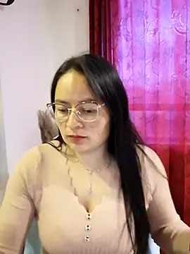 Snapshot of Daliz_Leon chatting on 22, 10, 2025 Daliz Leon online show from 22, 10, 2025