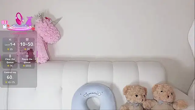 LuLu-Moon online show from 4, 10, 2025