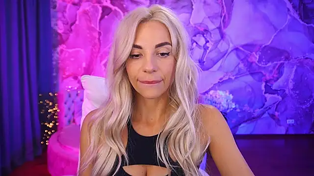 BellaRayyy online show from 13, 10, 2025