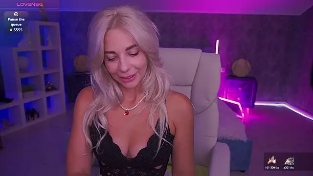BellaRayyy online show from 25, 6, 2026