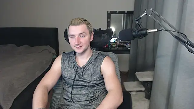 Snapshot of Elvin_Vaenight chatting on 15, 10, 2025 Elvin Vaenight online show from 15, 10, 2025