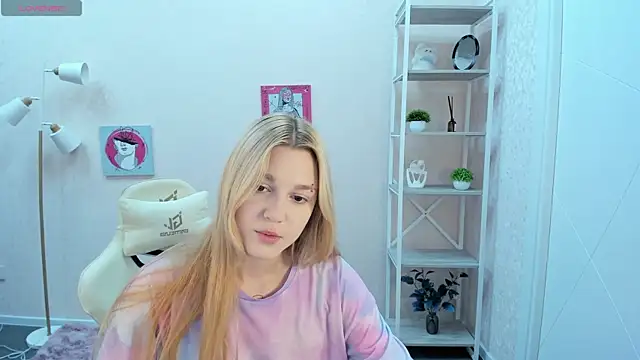 Sylvia Ortiz online show from 22, 9, 2025