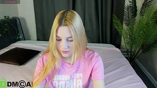 Sylvia Ortiz online show from 8, 11, 2025