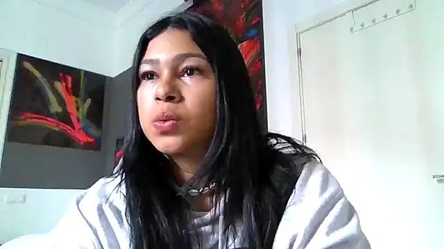 Snapshot of Tigresa23 chatting on 21, 10, 2025 Tigresa23 online show from 21, 10, 2025