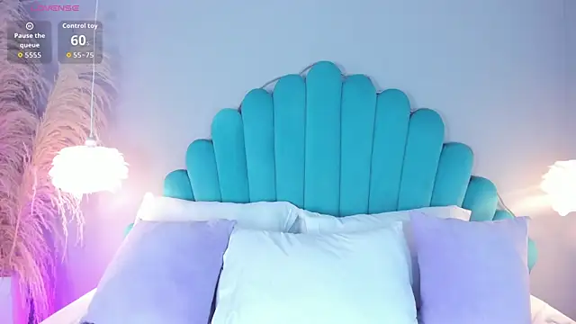 AlassiaHocthner online show from 15, 11, 2025