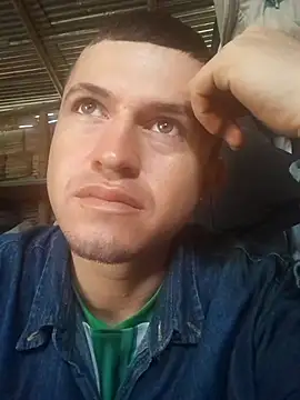 Snapshot of Loquendo2201 chatting on 17, 9, 2025 Loquendo2201 online show from 17, 9, 2025