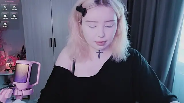 Snapshot of RileyVice chatting on 19, 7, 2026 RileyVice online show from 19, 7, 2026