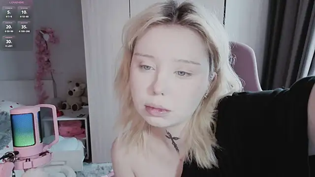 Snapshot of RileyVice chatting on 26, 7, 2026 RileyVice online show from 26, 7, 2026