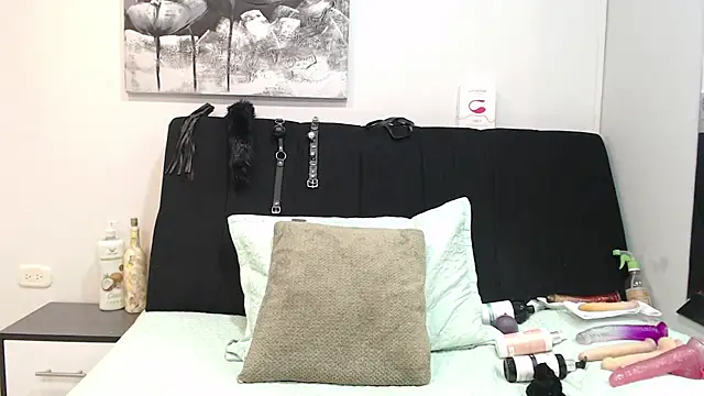 DonnaJoness online show from 13, 9, 2025