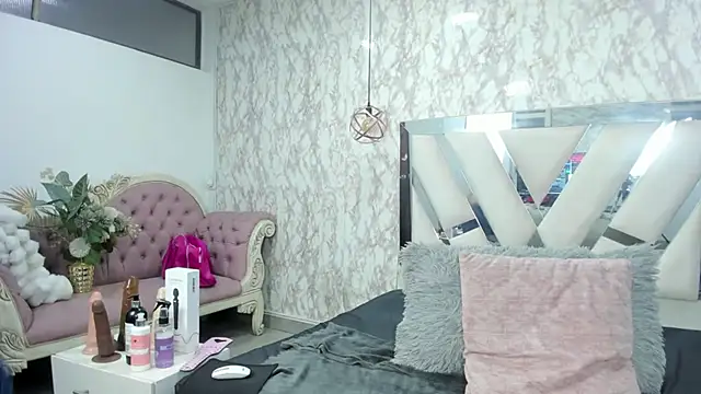 Candy Hott7 online show from 4, 3, 2026