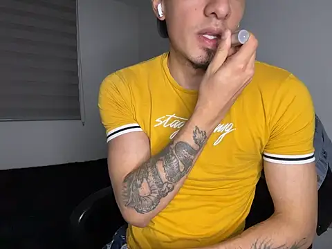 Snapshot of Juliopaspi chatting on 16, 4, 2026 Juliopaspi online show from 16, 4, 2026