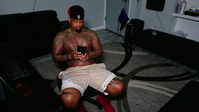SLANGONDEMHOES online show from 9, 6, 2026
