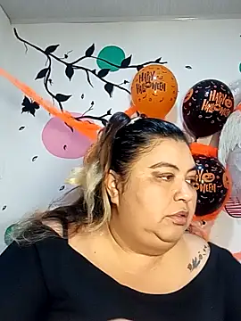 Snapshot of curvy_diva_ chatting on 1, 11, 2025 curvy diva online show from 1, 11, 2025