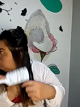 Snapshot of curvy_diva_ chatting on 16, 12, 2025 curvy diva online show from 16, 12, 2025