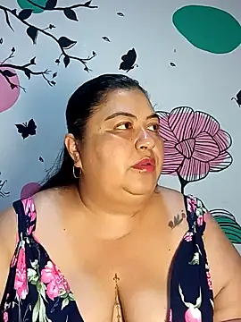 Snapshot of curvy_diva_ chatting on 12, 1, 2026 curvy diva online show from 12, 1, 2026