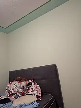 Snapshot of curvy_diva_ chatting on 8, 4, 2026 curvy diva online show from 8, 4, 2026