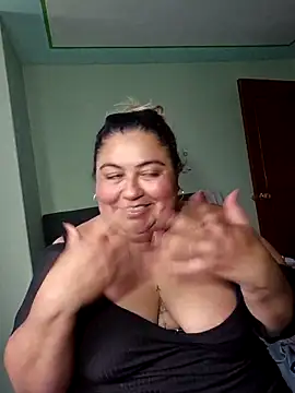 Snapshot of curvy_diva_ chatting on 15, 4, 2026 curvy diva online show from 15, 4, 2026