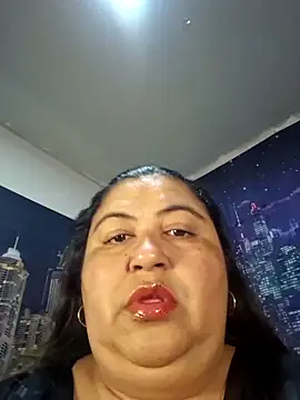 Snapshot of curvy_diva_ chatting on 17, 4, 2026 curvy diva online show from 17, 4, 2026