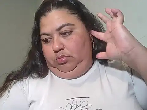 Snapshot of curvy_diva_ chatting on 23, 4, 2026 curvy diva online show from 23, 4, 2026