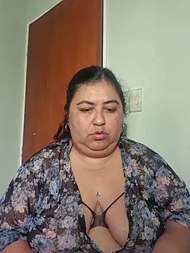 Snapshot of curvy_diva_ chatting on 30, 4, 2026 curvy diva online show from 30, 4, 2026