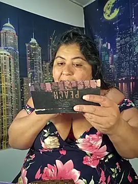 Snapshot of curvy_diva_ chatting on 7, 5, 2026 curvy diva online show from 7, 5, 2026