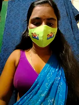 Snapshot of mini-queen chatting on 19, 9, 2025 mini-queen online show from 19, 9, 2025