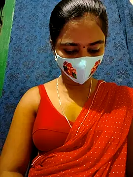 Snapshot of mini-queen chatting on 21, 9, 2025 mini-queen online show from 21, 9, 2025