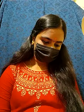 Snapshot of mini-queen chatting on 21, 12, 2025 mini-queen online show from 21, 12, 2025