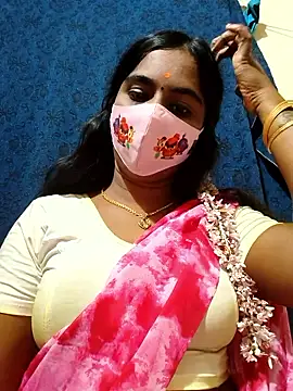 Snapshot of mini-queen chatting on 11, 1, 2026 mini-queen online show from 11, 1, 2026