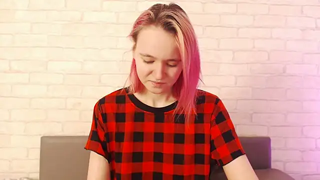 Ericha Stone online show from 23, 11, 2025