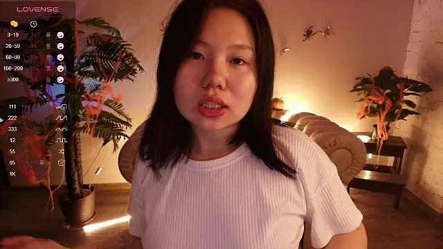 Snapshot of Moana_light chatting on 25, 10, 2025 Moana light online show from 25, 10, 2025