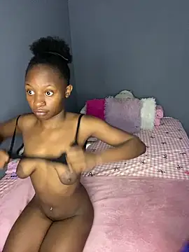 SexyPetitex25 online show from 19, 12, 2025