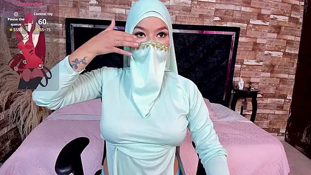 Snapshot of Amal_Bakir chatting on 8, 9, 2025 Amal Bakir online show from 8, 9, 2025