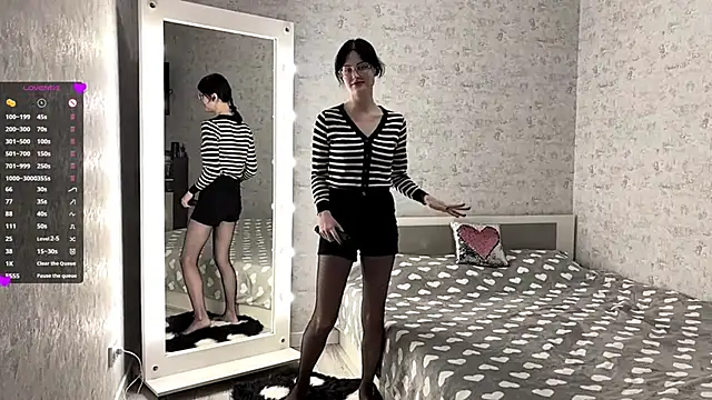 FakeLamb online show from 7, 10, 2025