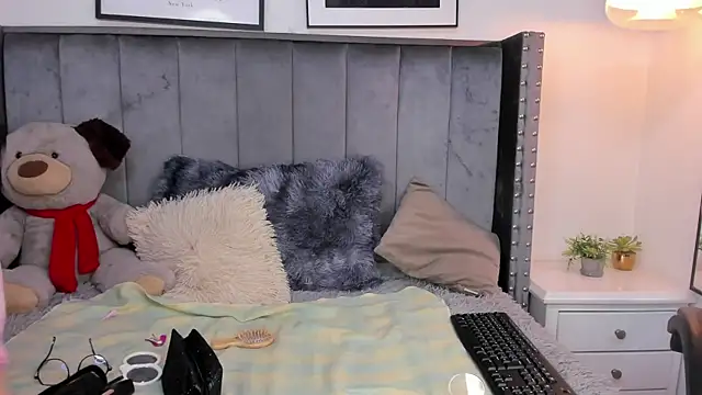 Miyu Komori online show from 21, 2, 2026