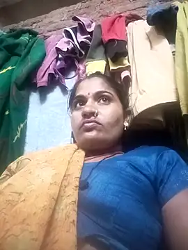 Snapshot of Hansini_Gowda chatting on 24, 10, 2025 Hansini Gowda online show from 24, 10, 2025