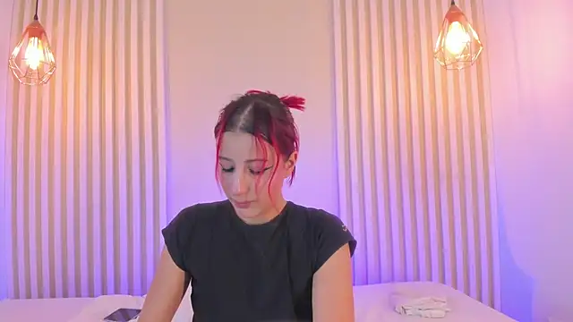 Cristalfoxy  online show from 1, 8, 2026