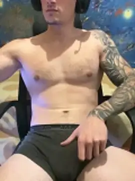 Snapshot of fronkie9384 chatting on 6, 11, 2025 fronkie9384 online show from 6, 11, 2025