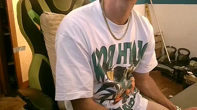 Snapshot of Resa25 chatting on 18, 11, 2025 Resa25 online show from 18, 11, 2025